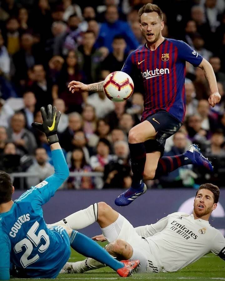 再见！37岁巴萨传奇正式退役，19年囊括18冠，进管理层担任助理